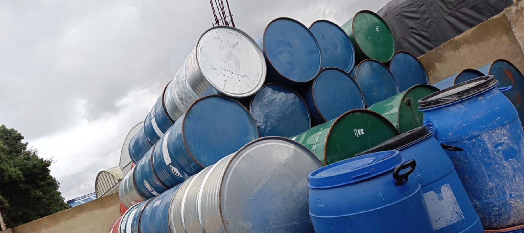 venta de canecas de metal